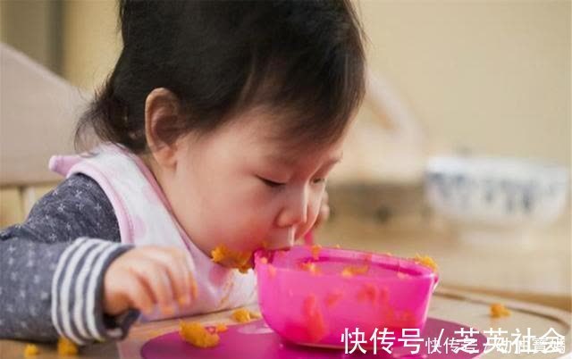 宝宝|孩子两岁前能吃“大人饭”吗?世卫组织:想喂,需要符合3个标准