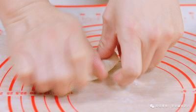 宝宝|从来没想过无油无水酸奶饼「宝宝辅食」还能这么做