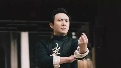 李诚儒直言综艺浪费资源!抨击年轻演员虚假,却被网友嘲讽管太多