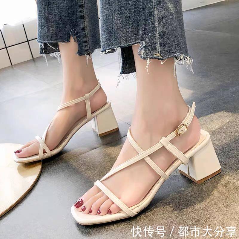 洛丽塔 鞋控必备单品,6双优雅气质凉鞋随便挑,解决你的选择恐惧症