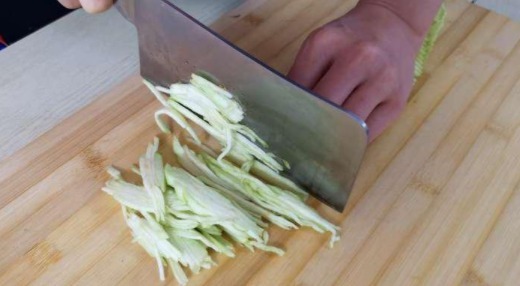 早餐不用再发愁,一根茄子就搞定,简单营养又美味,越吃越想吃