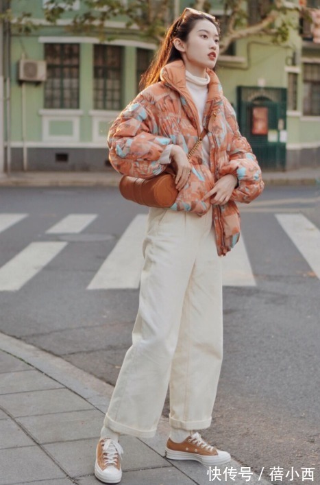 时髦 身高不足158cm怎么穿羽绒服?看下面这4套look,显高显瘦又时髦