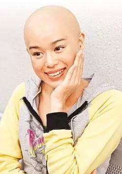 港姐|“最丑港姐”用20年逆袭:甩掉花花公子后,她靠自虐爆红!