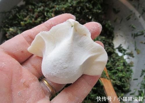 少许|夏天吃饺子,韭菜靠边站,这菜做馅鲜嫩多汁营养好,还能润肠通便