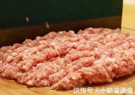 正确做法|饺子馅想要鲜还流油有人放油有人加鸡蛋,教你正确做法,鲜又香
