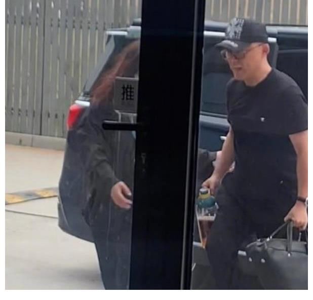 何炅两季主持人身份被孟非取代,“双北cp”被拆散,网友早见端倪