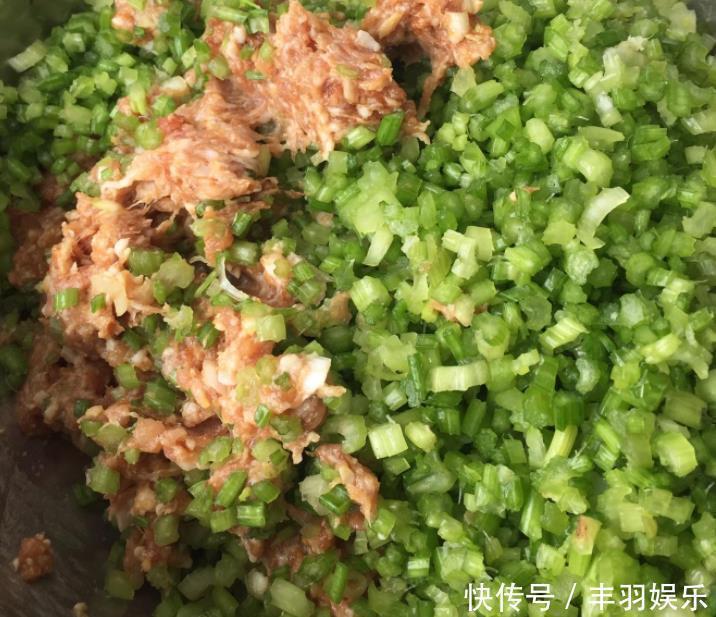 这菜铁含量是西红柿的20倍,才1块钱,包成饺子比白菜萝卜馅都香