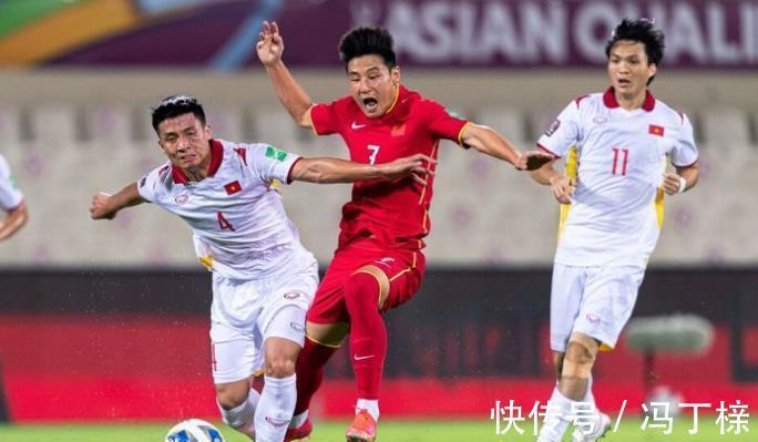 半决赛|0-2!亚洲鱼腩被打回原形,接近无缘决赛,国足稳了:酝酿11连胜