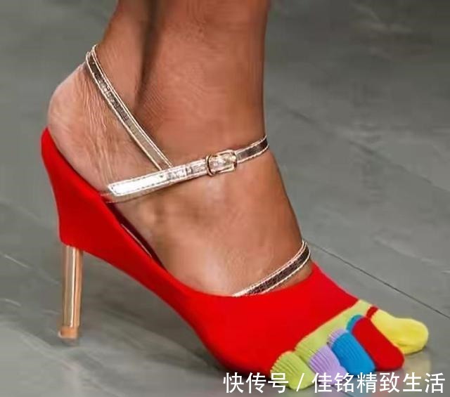 设计$22个奇葩设计,荡秋千式马桶,上厕所也要技术!