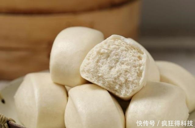 小苏打|蒸馒头时，别再用酵母和甜米酒发酵了，只需加“它”，香软又好吃