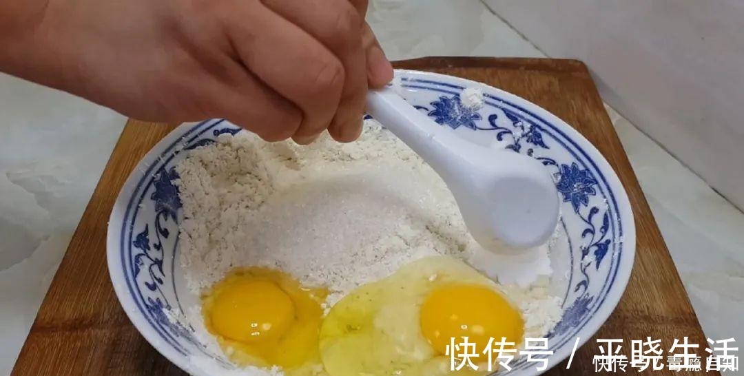 馒头|面粉别炸油条,不发面不用拷,外皮焦脆又香甜,比麻团面包都好吃