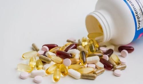 入院|45岁男子，尿酸高达860，肾衰入院，医生直言：睡前3件事别再做