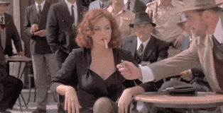 |搞笑GIF: 昨天领女友回家吃饭 全家人大气都不敢喘一下