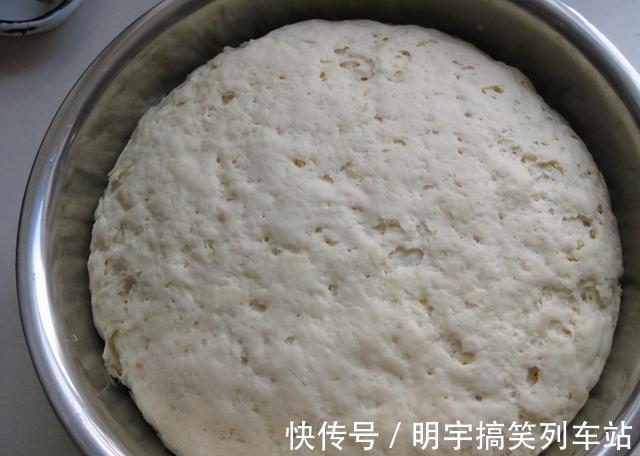 酵母|发面时，别只加酵母跟白糖！再加这一样，8分钟发满盆，香软蓬松