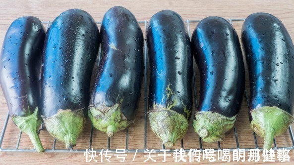 大厨|做腌茄子，别直接加调料，大厨教你一招，香辣爽口，放1年不会坏