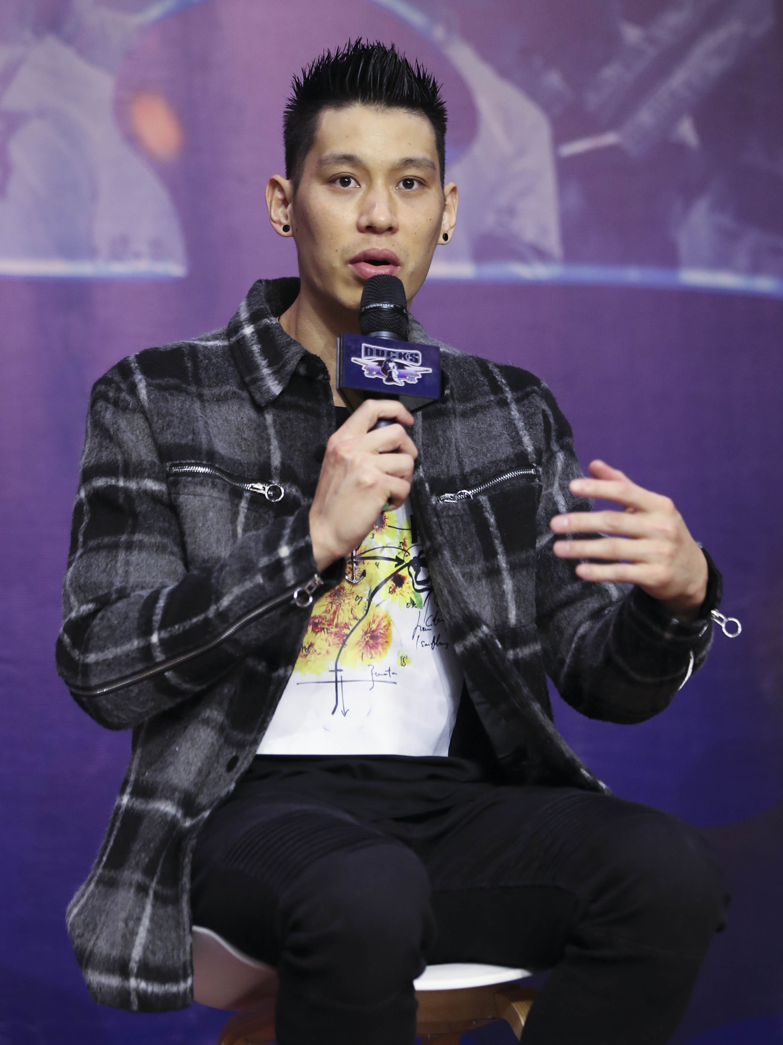 核酸|林书豪核酸检测阳性接受治疗致敬医护人员