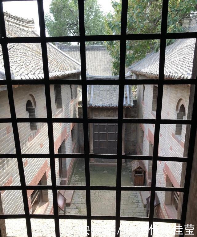 物是人非|洼地里的红石寨,158年以来从未被外敌攻破,如今却物是人非