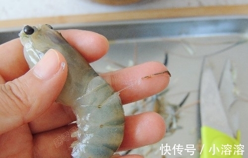 饭店|油焖大虾的家常做法，不用油炸，鲜香入味，在家做出饭店的味道