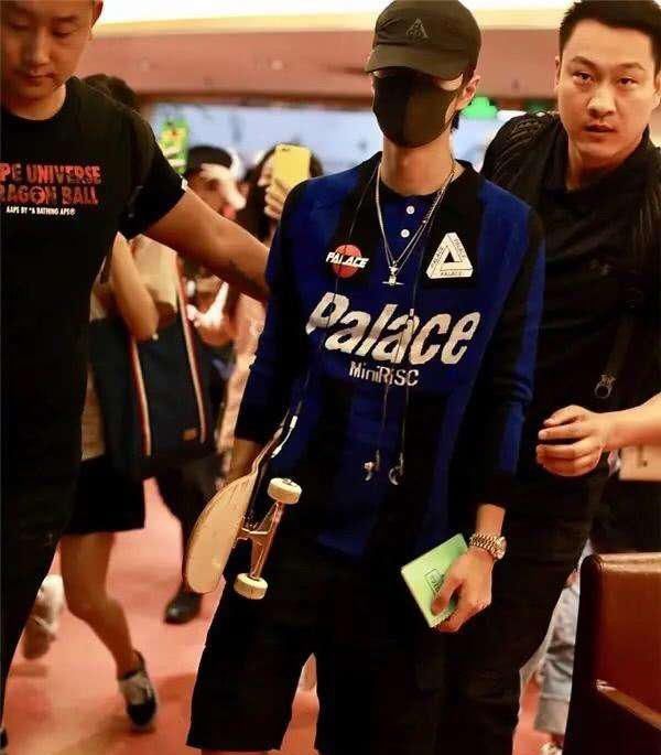 王一博和保镖岩岩,乐乐