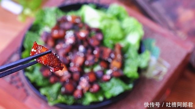 好吃|电饭锅做五花肉,比烤还好吃!焦脆喷香,焖一焖就出锅,超省事!