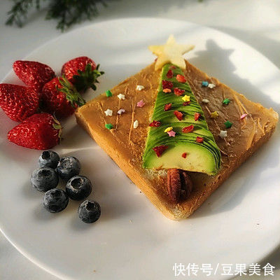 这样做圣诞树面包片，隔壁小孩都馋哭了