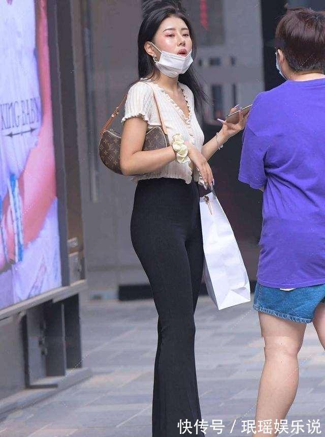 搭配 打底裤带来甜美气息,经典不过时,美感更突出