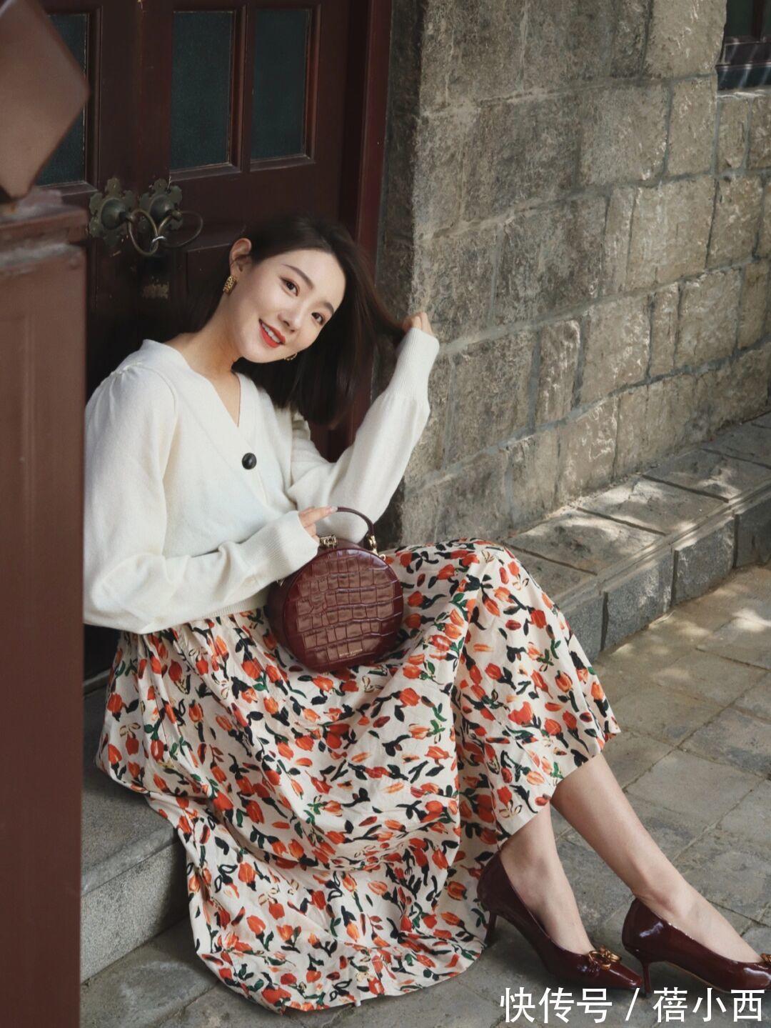 针织衫|“针织衫+半身裙”才是当季最in,来学穿搭技巧,优雅到骨子里