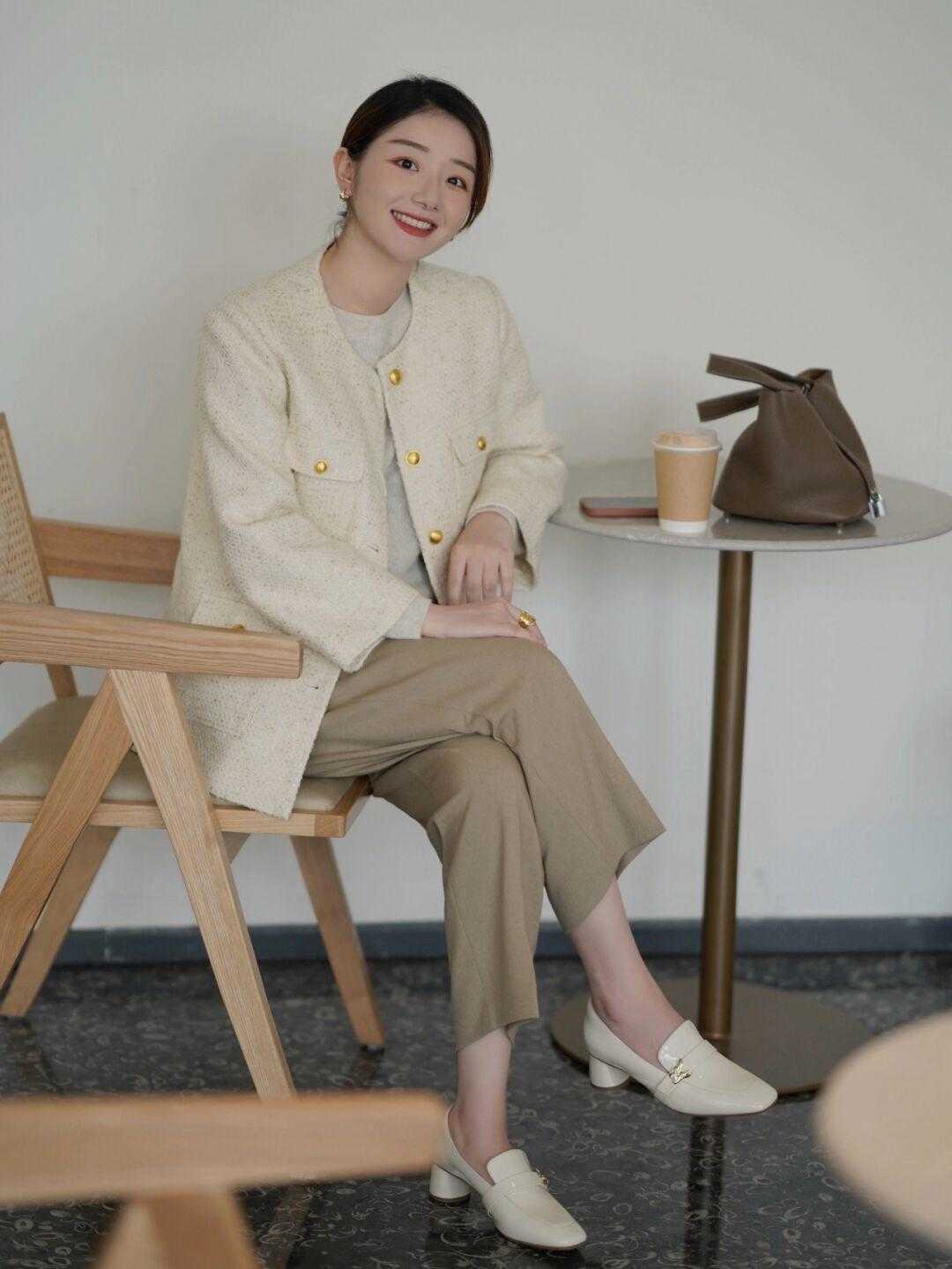 基础款 冬天选外套不要盲目跟风,这几款简约大气又经典,怎么穿都好看