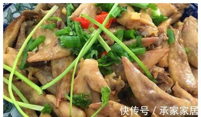 孜然排骨|第一次在男友家下厨,中午做了一桌菜发到朋友圈,同事都说我好傻