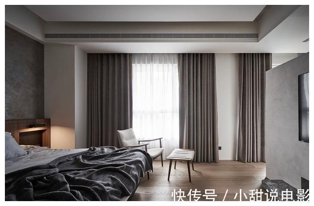 电视背景墙|不喜欢太浅的原木风格装修?看看他家的胡桃木,低调又显高级感!
