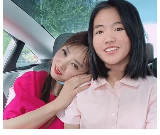 《變形計(jì)》李勒優(yōu)：臉上痘痘減少，回憶變形細(xì)節(jié)強(qiáng)忍難過(guò)