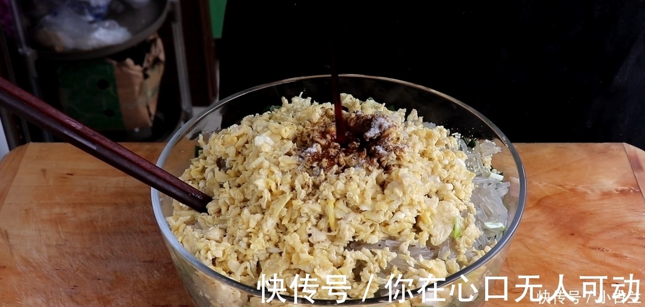 面片|韭菜盒子最好吃的做法，开水一烫，做出来薄皮大馅，太香了