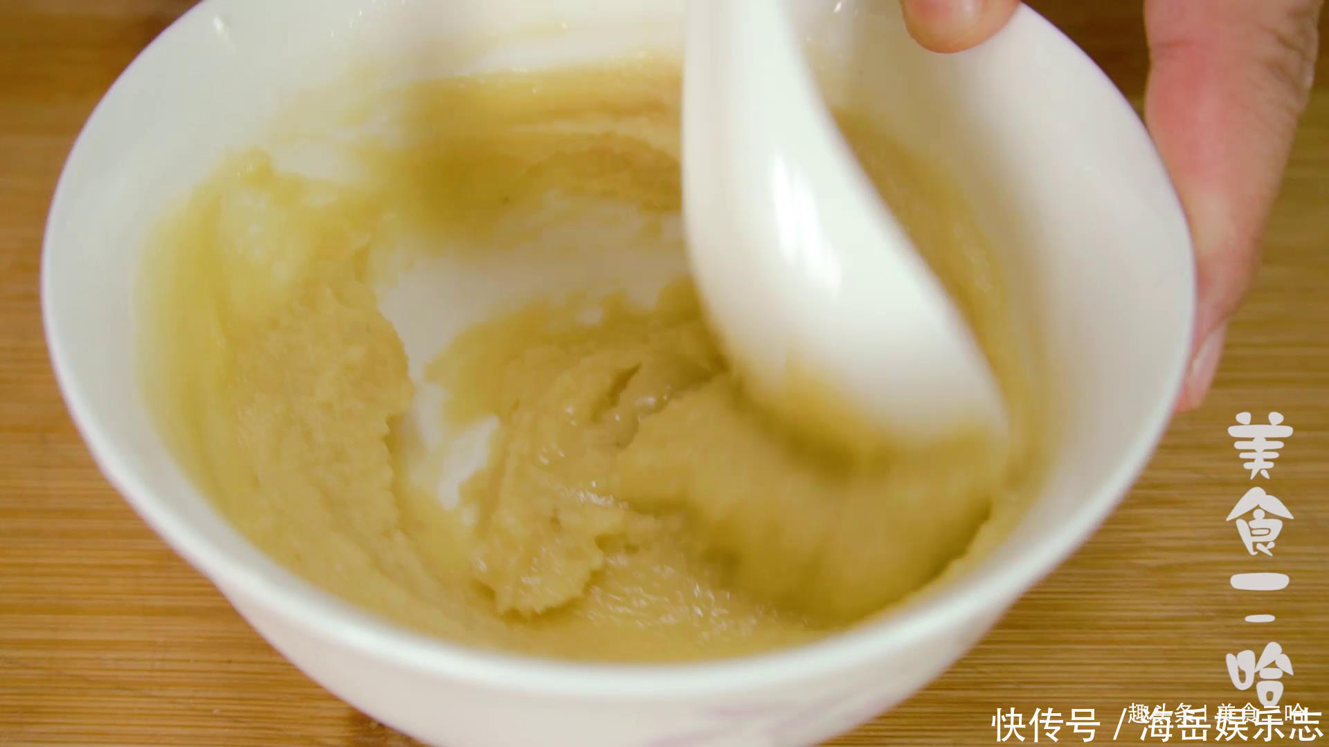  保鲜膜|鸡蛋灌饼最简单做法，到锅个个鼓大泡，1张饼1个蛋，烙出来真香