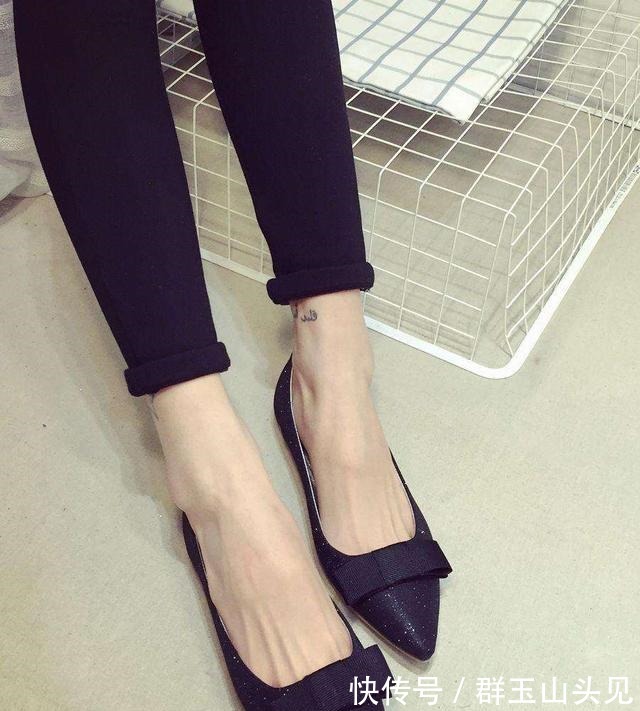 底鞋|走在悠然时光里,平底鞋穿着舒服,也能穿出高跟鞋的好身材和气场!