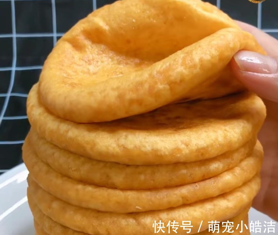 红薯做的小糖饼，柔软好吃，孩子吃不够