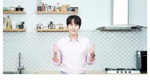 圭賢|Superjunior成員圭賢攜手白宗元出席電視節(jié)目發(fā)布會