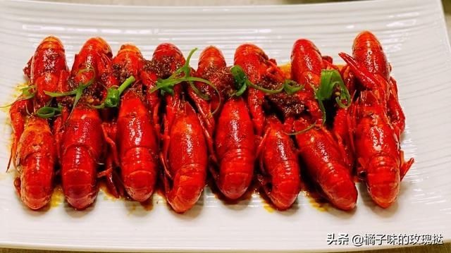 啤酒|敲惊艳的美食家常菜推荐：啤酒焖鱼，清炒红苋菜，十三香小龙虾