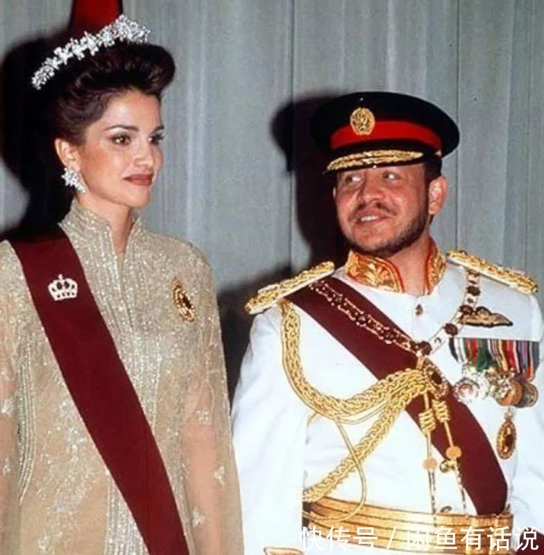 卡塔尔|顶级富贵花同框!约旦王后与卡塔尔夫人同穿华服,奢华高级太抢眼