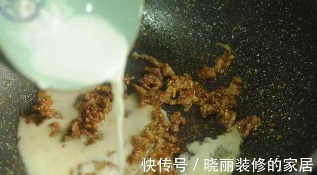 豆腐|煎豆腐时加点料，不粘锅、不费油，外焦里嫩，味道格外好