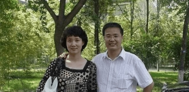 花甲|“央视主持”李修平半生2次结婚无子嗣，现年近花甲、光彩照人！