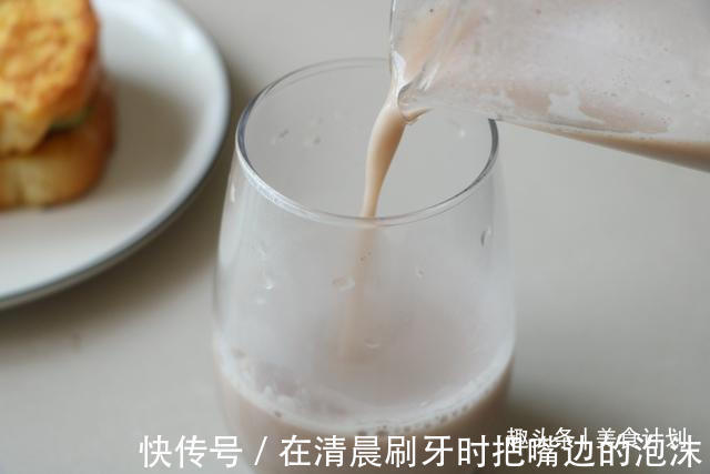 15分钟的懒人早餐，连吃3天都不腻，营养丰富元气满满，孩子爱吃