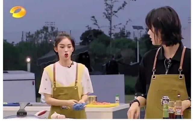 一季|中餐廳里姚安娜不認(rèn)識蔥和韭菜，周也的表情直接失控了，真是笑死了