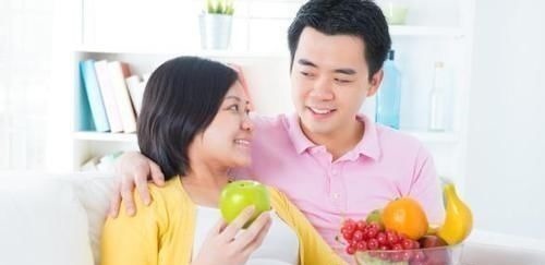 怀孕期间|“最有派头”宝宝出生后,第一件事是跟妈妈击掌:辛苦妈妈了