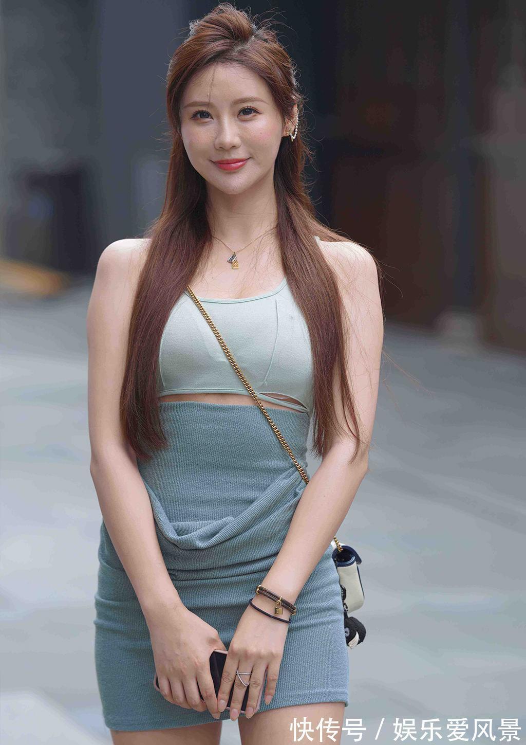 背心|时尚拼接的连衣裙,修身的设计,让你轻松穿出最美的自己