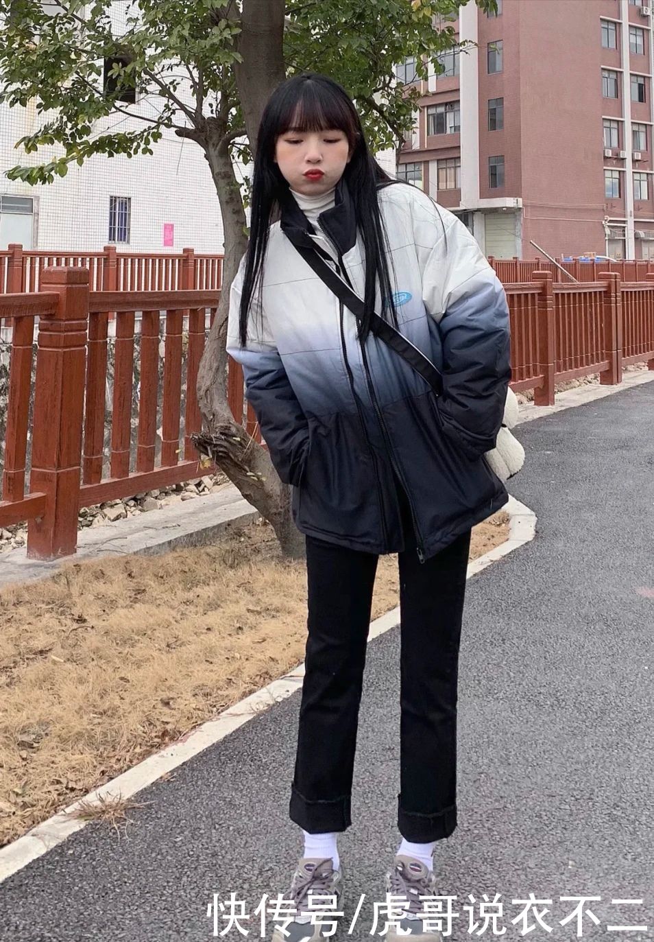 这是什么神仙配色的羽绒服，时髦又保暖，“男友力”爆棚哦