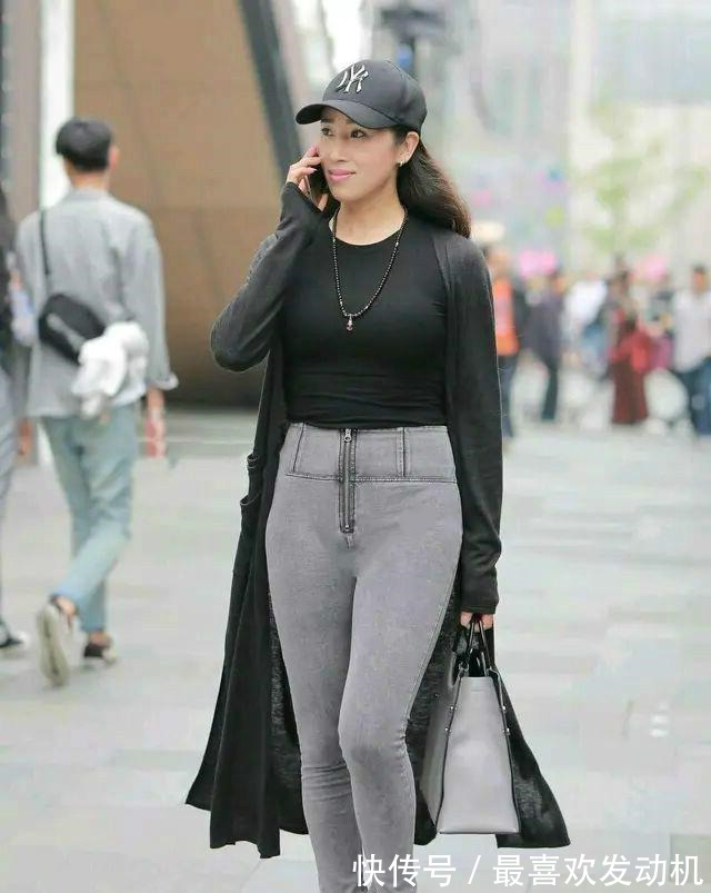 墨绿色 个性十足的打底裤更显街头休闲风格,展现你的靓丽气质,帅气时髦!