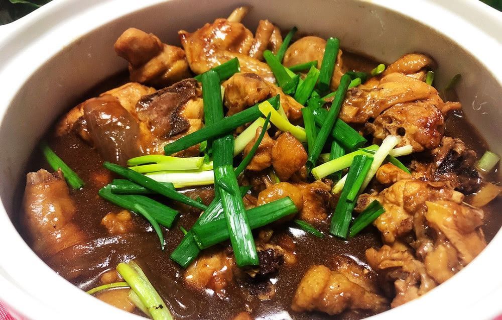 宅家没事教你轻松做鸡肉煲,鸡肉鲜嫩又下饭,上桌汤汁都不剩