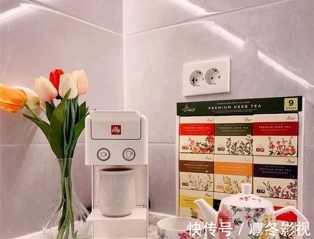 重装|住了三年的精装房重装,通铺地砖只刷大白、家具全扔93㎡干净利落