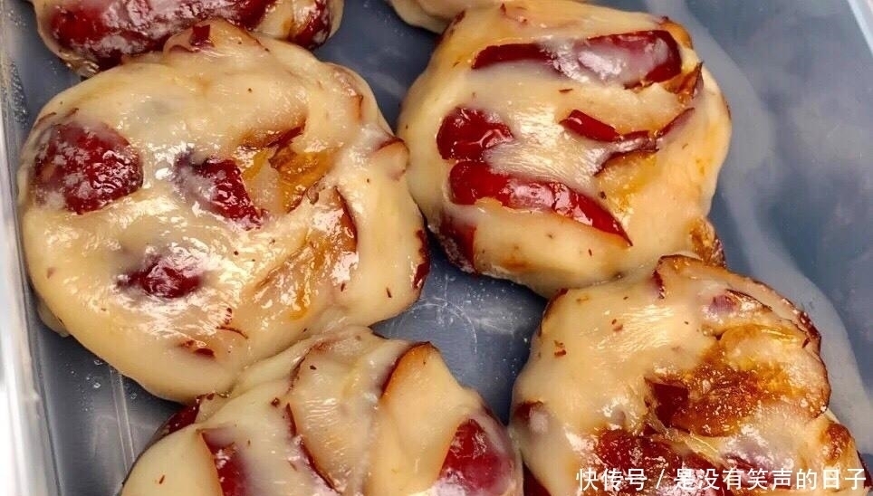 刚在朋友圈刷到了它,馋到我了,立马试做,软糯香甜,放凉都好吃