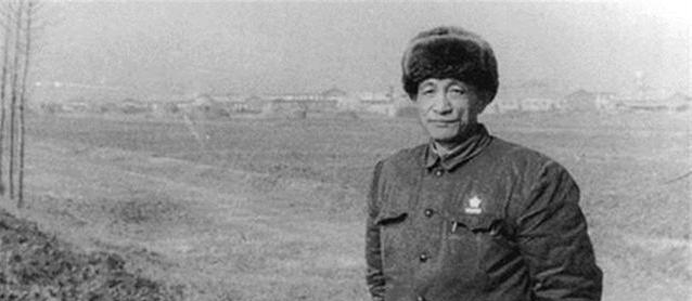 我军|红军抓个俘虏，却帮我军连胜35仗打垮20万敌军，55岁成中将